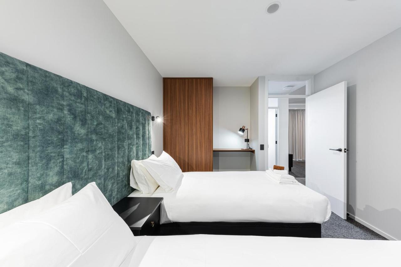 Galaxy Boutique Hotel Lake Tekapo Esterno foto A room at the hotel
