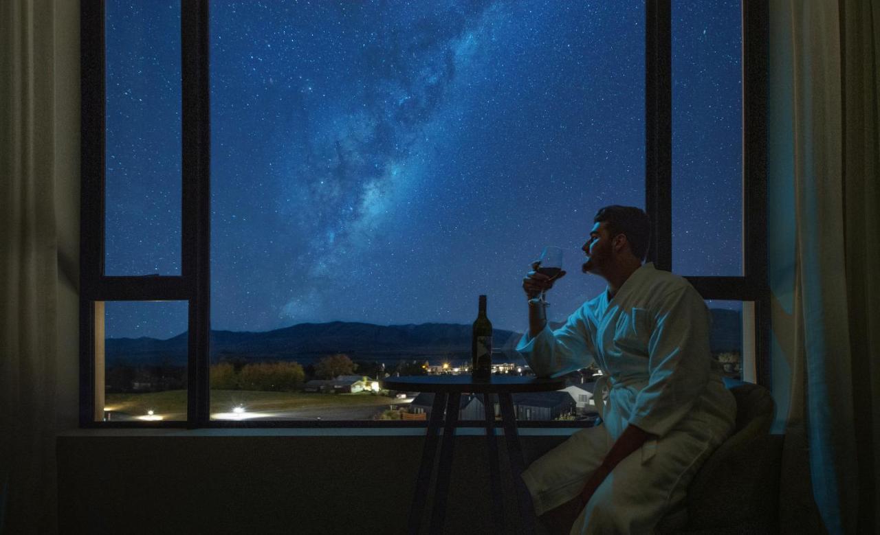 Galaxy Boutique Hotel Lake Tekapo Esterno foto Milky Way over the town of Stargazing