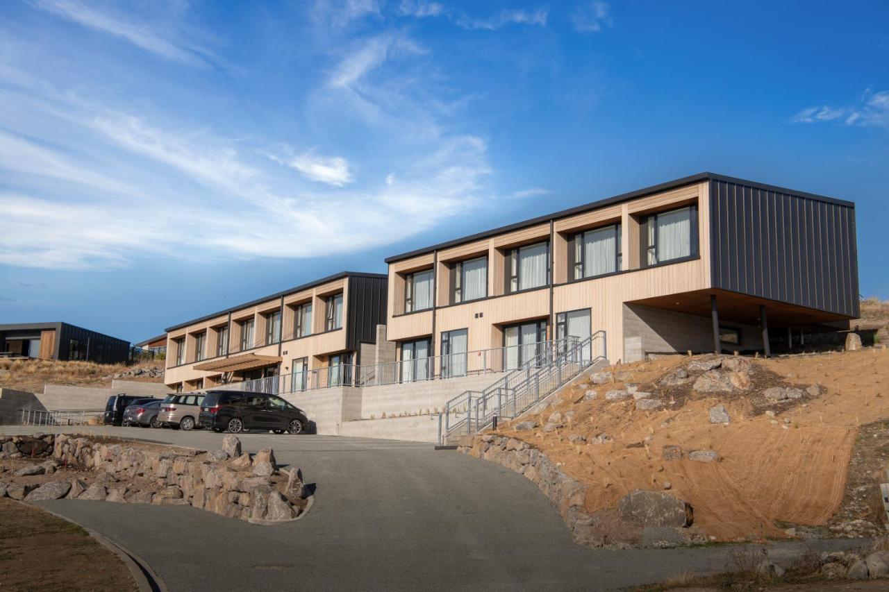 Galaxy Boutique Hotel Lake Tekapo Esterno foto The new library building